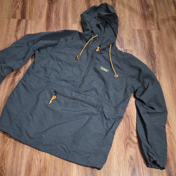 L.L. Bean Jackets & Blazers - L.L. Bean Black Windbreaker with Hood Size Small